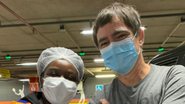 Aos 54 anos, Samuel Rosa recebe primeira dose da vacina contra Covid-19 e se emociona: "Viva a ciência" - Reprodução/Instagram