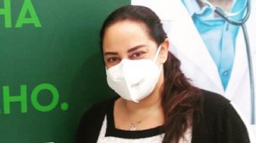 Fora do SBT desde infecção por Covid-19, Silvia Abravanel recebe primeira dose da vacina contra vírus: "Abençoada" - Reprodução/Instagram