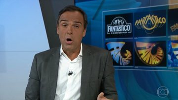 Insolação? Tadeu Schmidt surge super bronzeado no 'Fantástico' e vira piada entre telespectadores: "Tostado" - Reprodução/Globo