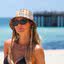 De biquíni, Ana Paula Siebert ostenta barriga chapada em dia de praia