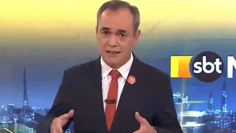 Âncora do SBT paga mico ao fazer propaganda para Globo: "Muito tempo falando" - Reprodução/SBT