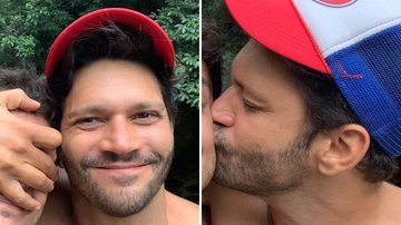 Armando Babaioff troca carinhos e beijão com o namorado em fotos raras: "Lindos" - Reprodução/TV Globo