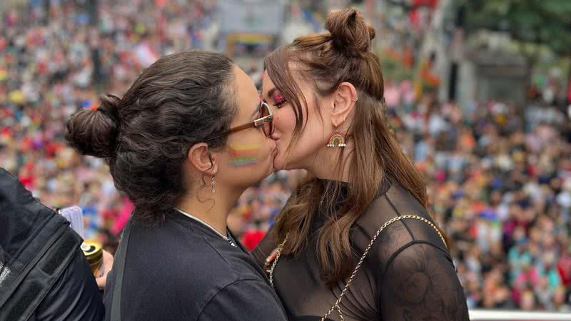 Marcela McGowan se declarou à namorada nas redes sociais durante a 26° Parada LGBTQIA+ de São Paulo - Reprodução/Instagram
