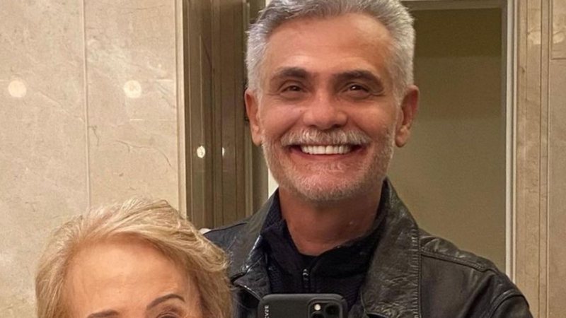 Gloria Menezes reaparece produzida e sorridente em clique ao lado do filho: "Radiantes" - Reprodução/TV Globo