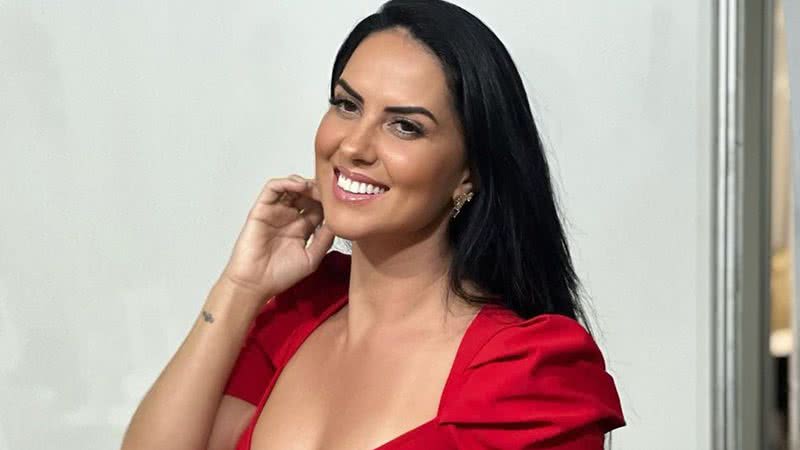 Graciele Lacerda aposta em vestido vermelho fatal com decote - Reprodução/Instagram