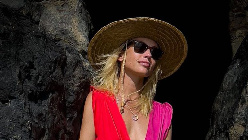 Lembra dela? Aos 37 anos, Juliana Didone posa de maiô decotado: "Lindíssima" - Reprodução/Instagram
