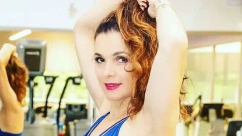 Aos 50 anos, Luiza Ambiel arrasa com look justinho e mostra curvas: "Sexy" - Reprodução/Instagram