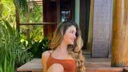 Namorada de Luan Santana posa de maiô cavado e beleza impressiona - Instagram