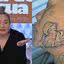 Sonia Abrão detonou uma tatuagem feita por Pepê, da dupla com Neném, ao se deparar com o resultado no 'A Tarde É Sua'