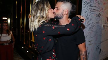 O beijo de Bruno Gagliasso e a mulher, Giovanna Ewbank - Manuela Scarpa/Brazil News