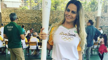 Viviane Araújo carrega tocha 2 - Instagram