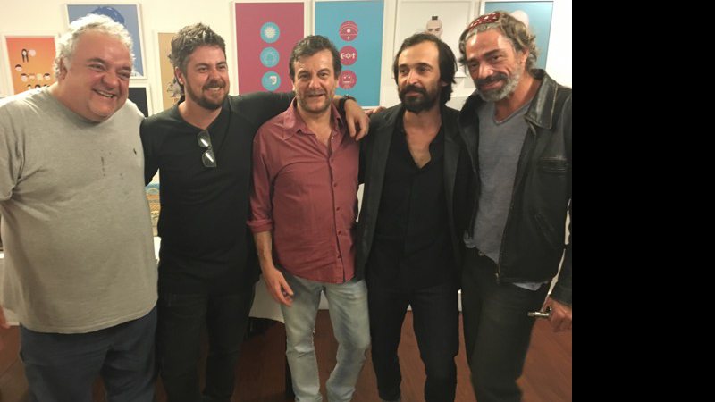 Roberto Birindelli reúne elenco para assistir a "Um Contra Todos" - Fotos: Roberto Wertman