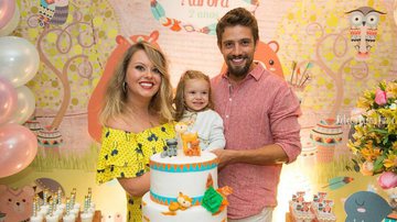 Rafael Cardoso e Mariana Bridi comemoram o aniverário de Aurora - Reprodução/Instagram