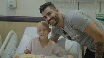 Gusttavo Lima visita Hospital do Câncer de Barretos - Divulgação