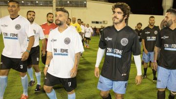 Bruno Gagliasso, Caio Castro e Felipe Titto participam de jogo de futebol beneficente - Felipe Panfili
