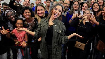 Anitta atrai dezenas de fãs a evento no Brás - Manuela Scarpa/Brazil News
