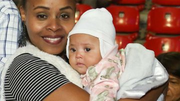 Roberta Rodrigues leva a filha, Linda Flor, para conferir espetáculo infantil - ROBERTO FILHO / BRAZIL NEWS