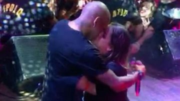 Nego do Borel beija fã durante show em Porto Alegre - Reprodução Instagram