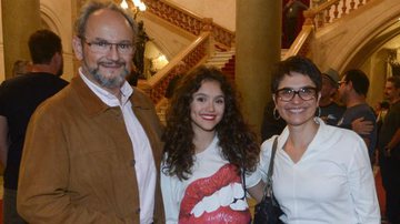 Sandra Annenberg posa com a filha e o marido - Francisco Cepeda/AgNews