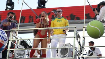 Claudia Leitte e Pitbull no Carnaval de Salvador - AgNews