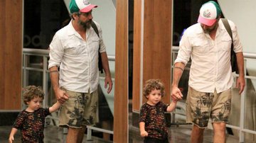 Alexandre Nero passeia com o filho em shopping no Rio de Janeiro - Agnews