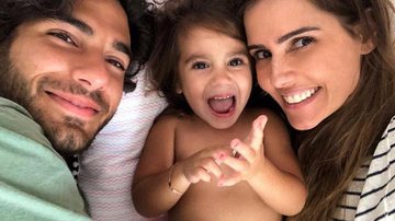 Deborah Secco posa com a família - Reprodução/Instagram