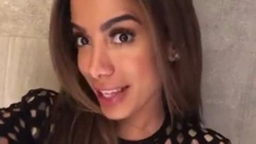 Anitta implode rumores de separação com post na web - Divulgação