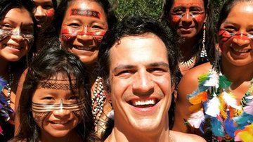 Mateus Solano em tribo indígena - Reprodução / Instagram