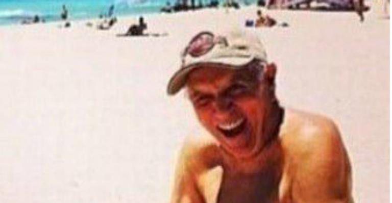 Carlos Alberto de Nobrega é clicado peladão em praia de nudismo - Reprodução Instagram