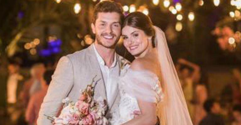 Camila Queiroz aposta em tradição italiana para ter sorte no casamento - Reprodução Instagram