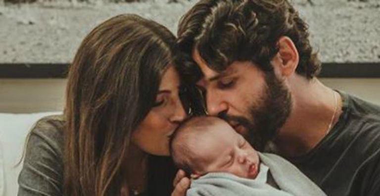 Dudu Azevedo compartilha texto emocionante em clique com filho recém-nascido - Reprodução Instagram