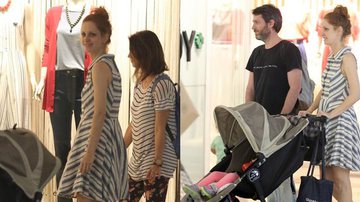 Grávida, Laila Zaid curte passeio com a filha e o marido no Rio de Janeiro - Thiago Martins / AgNews