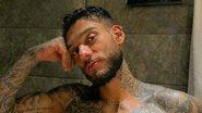 Lucas Lucco posa nu na banheira com a namorada e exalta corpo da loira - Reprodução Instagram