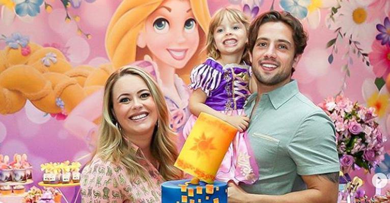 Rafael Cardoso e Mari Bridi comemoram os 4 anos da filha, Aurora - Reprodução/Instagram