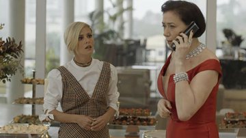 Valentina fica impactada com a ligação que recebe deixando Louise apreensiva - Tv Globo