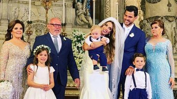 Nicole Bahls e a família após o casamento com Marcelo Bimbi - Reprodução / Instagram
