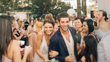 Chay Suede mostra novo clique do casamento e emociona fãs: ''Dia mais feliz da minha vida'' - Reprodução / Instagram