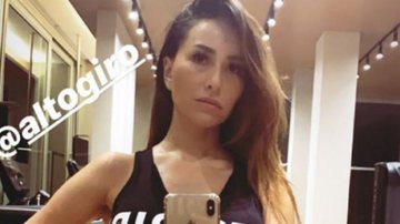 Sabrina Sato faz selfie após treino e cinturinha fina impressiona seguidores - Reprodução / Instagram