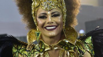Viviane Araújo adere ao black power e exibe boa forma durante desfile - Divulgação / AgNews / Leo Franco