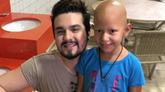 Luan Santana visita crianças com câncer - Reprodução / Instagram