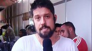 Lollapalooza é paralisado após temporal e repórter da Globo surge ensopado - TV Globo