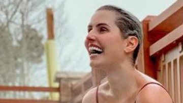 Deborah Secco surpreende seguidores ao curtir dia de piscina na neve - Reprodução / Instagram