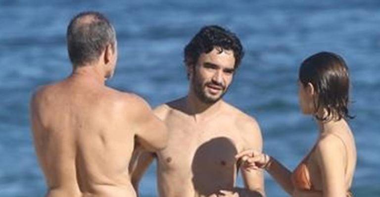 Caio Blat em praia no Rio de Janeiro - AgNews