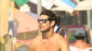 José Loreto pedala por Copacabana sem camisa e boa forma impressiona - Divulgação / AgNews