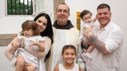 Ferrugem e a família no batizado da filha caçula - Jaqueline Borges