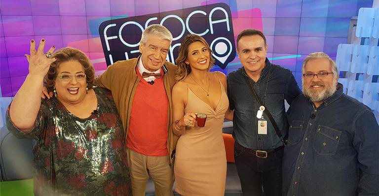 Caco Rodrigues com os apresentadores do Fofocalizando - Reprodução / Instagram