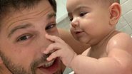 Duda Nagle se diverte no banho com a filha, Zoe, e fofura encanta seguidores - Reprodução / Instagram