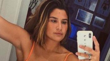 Giulia Costa faz selfie de biquíni e exibe curvas nas rede sociais - Reprodução / Instagram