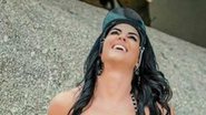 Graciele Lacerda aposta em biquíni mínimo e ostenta pernões - Reprodução / Instagram