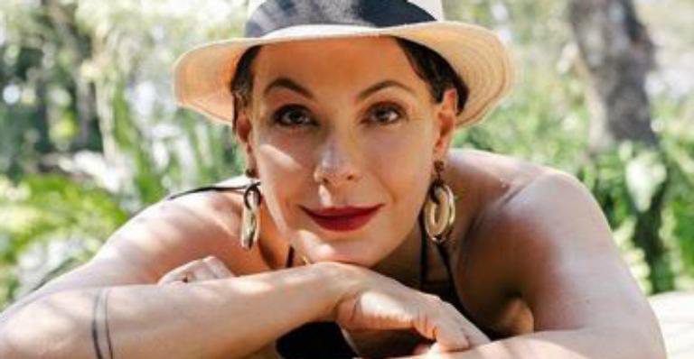 Carolina Ferraz surge completamente nua em banheira: ''Descansando'' - Reprodução / Instagram